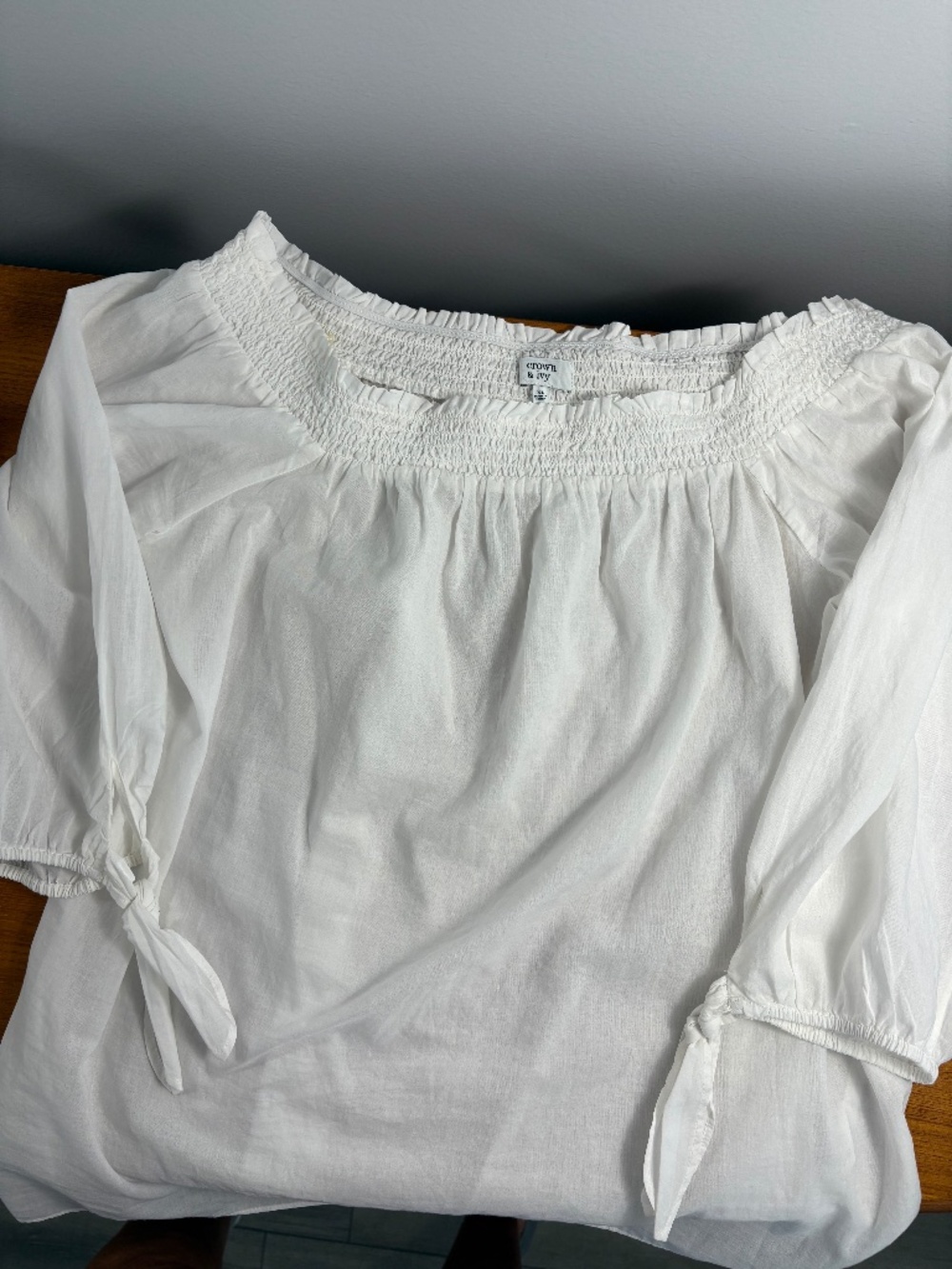 NEW Crown & Ivy White On/Off the Shoulder White Top